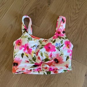 Coral reef pink floral traveler top size medium